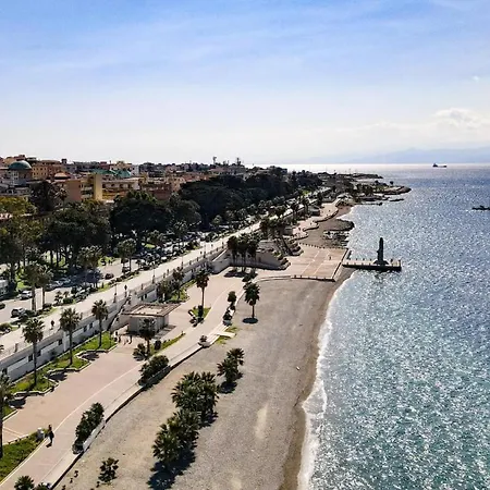 Feriehus La Dimora Dello Stretto -